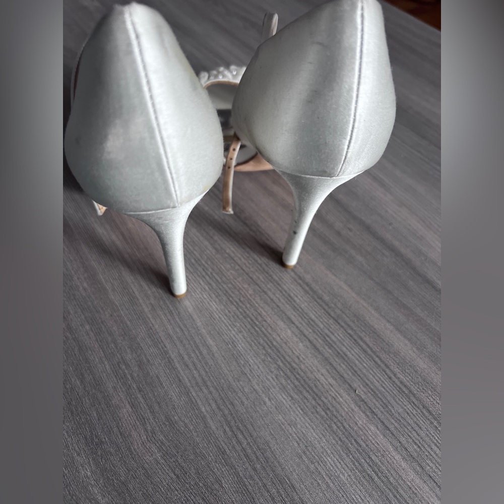 Badgley Mischka Ivory Floral Heels - Picture 8 of 10